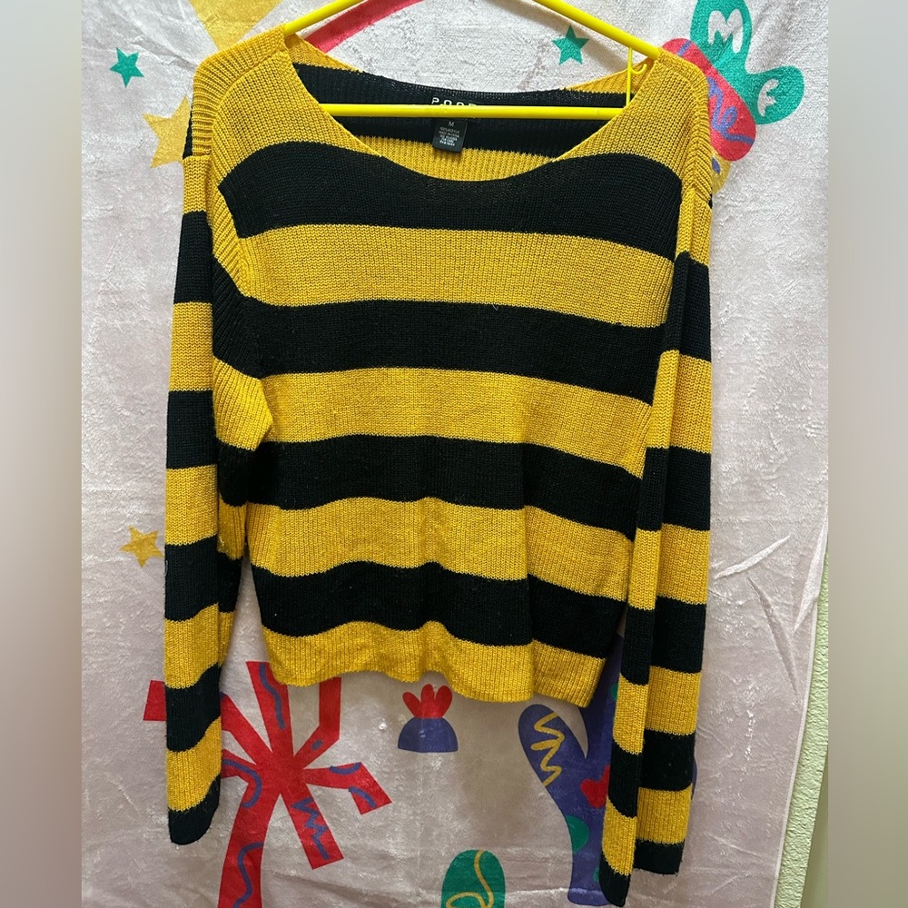 Lightweight sweater